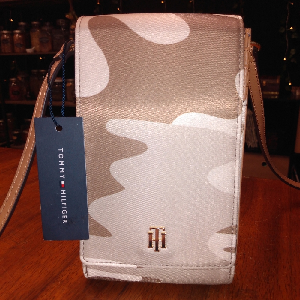 Tommy Hilfiger